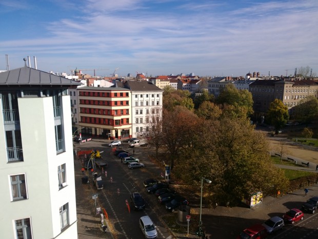 Verglichen mit dem Lumia 1020 fallen zunächst kaum Unterschiede auf. (Bild: Tobias Költzsch/Golem.de)